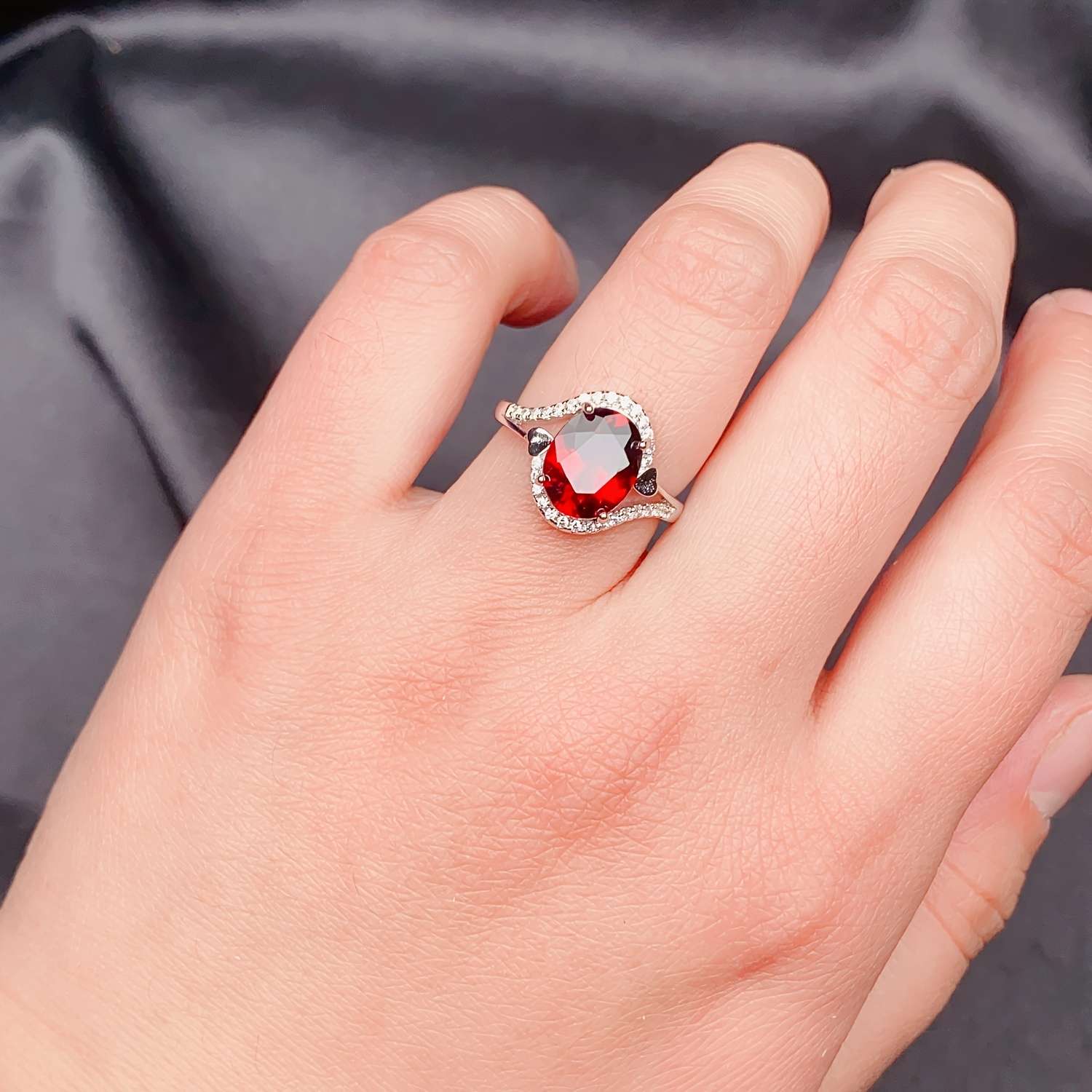 925 Silver natural garnet ring, suitable for women, Women's rings, adjustable, elegant, fashionable, luxurious, temperament, high sense, holiday gifts, Valentine's Day gifts, Mother's Day gifts, gifts for lovers, birthday gifts, Christmas gifts. - Image 2